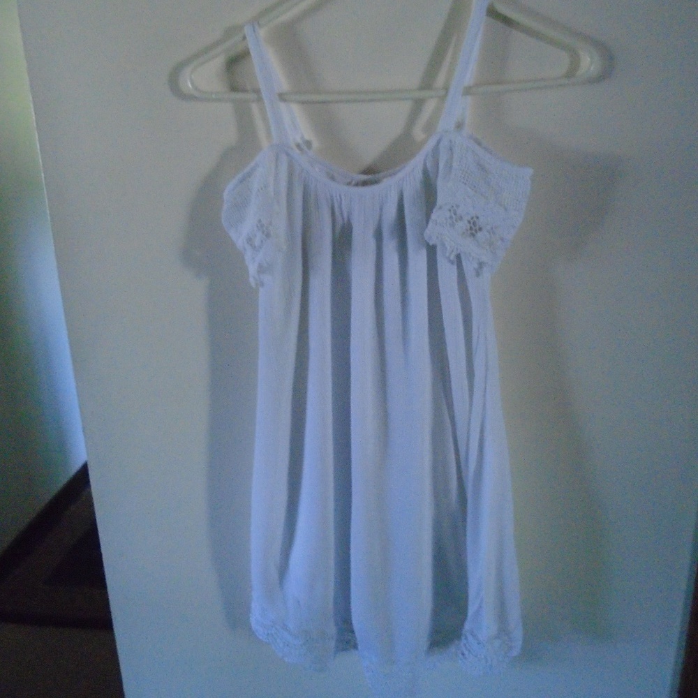 Zoe & Rose white tunic size L with drop sleeves